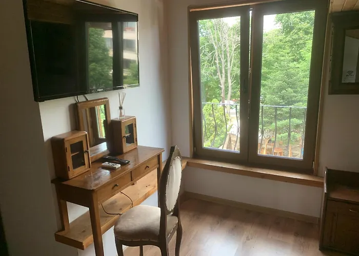 Maxim - Free Parking Guest house