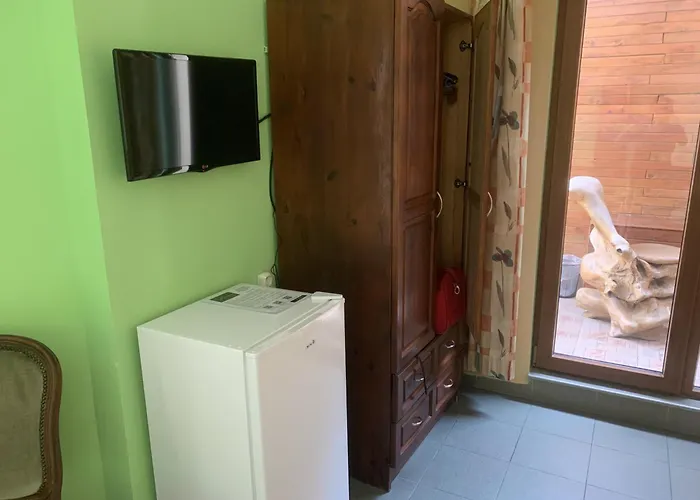 Maxim - Free Parking Guest house