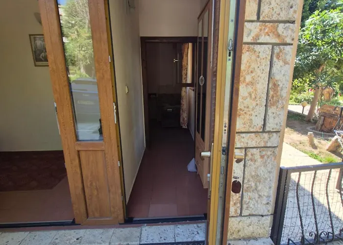 Maxim - Free Parking Guest house 3*