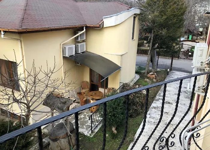 Maxim - Free Parking Guest house